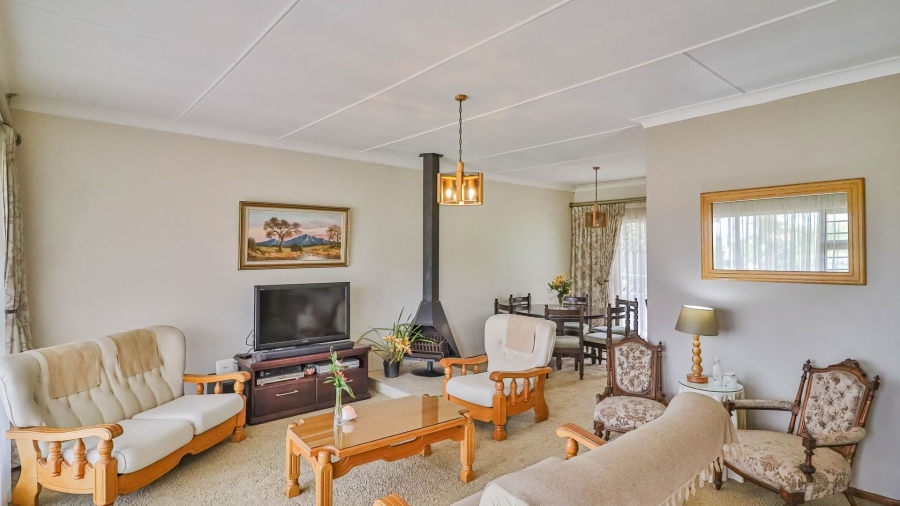 3 Bedroom Property for Sale in Bonza Bay Eastern Cape